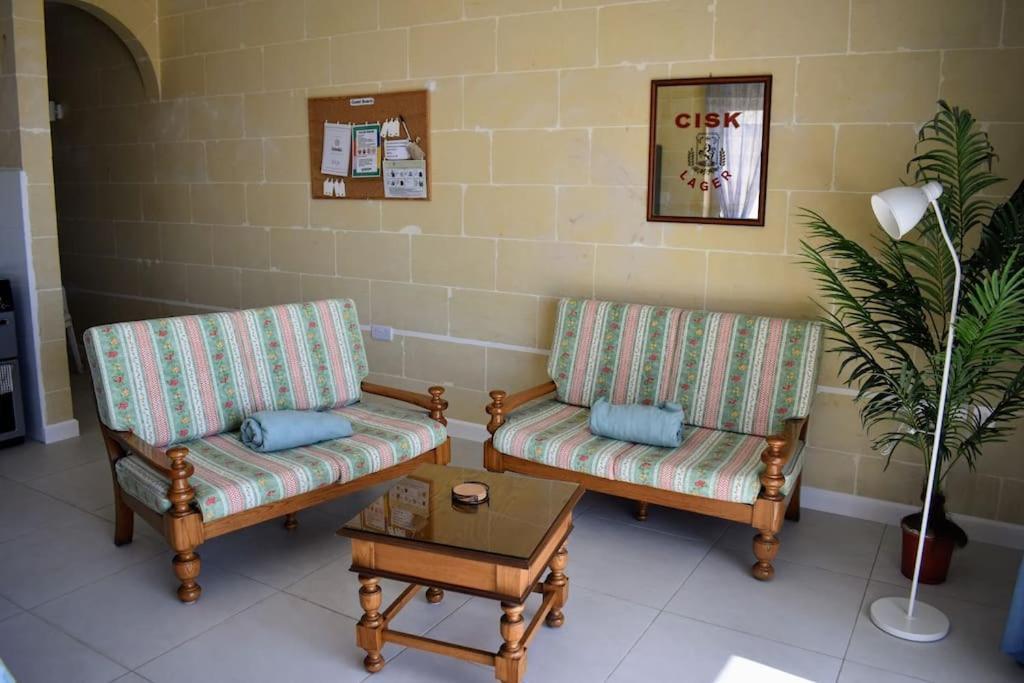 Seaview 2-Bedroom Apartment In Xlendi Exterior photo